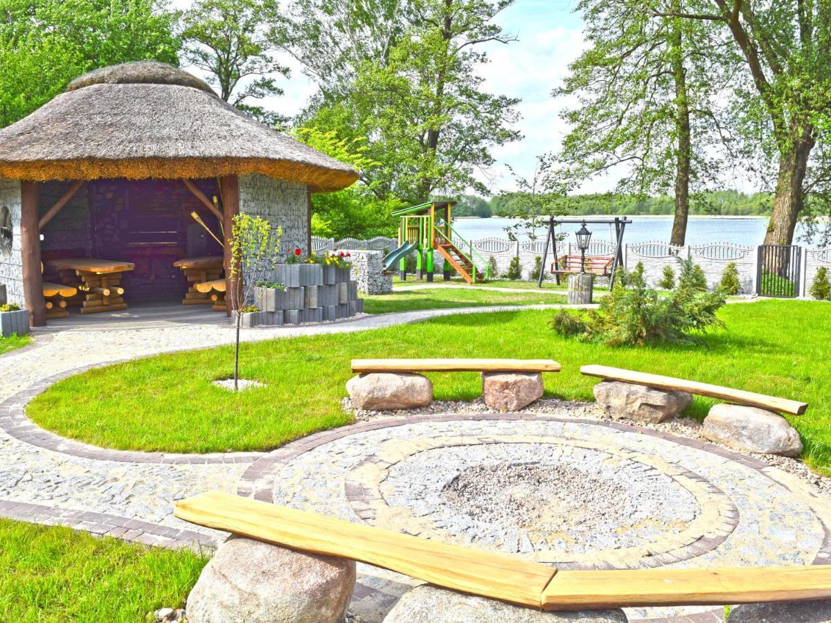 A Luxury Home On The Shore Of The Lake Living Room With Fireplace 2 Bedrooms Lubrza  Exterior foto